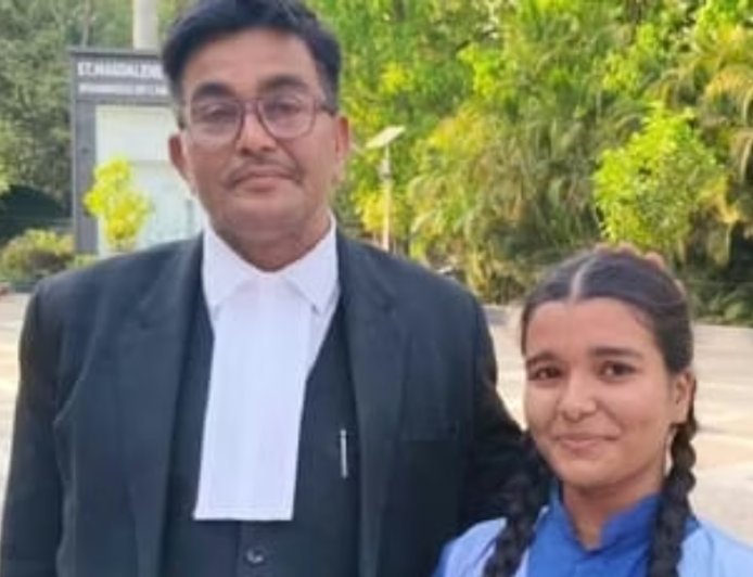 Ayodhya : अयोध्या की बेटियों ने यूपी बोर्ड परीक्षा में रचा इतिहास, मेरिट सूची में तीन छात्राओं ने बनाई जगह