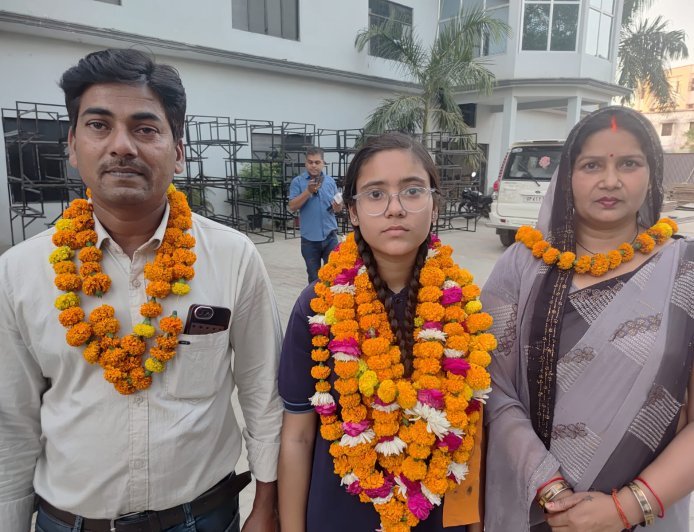Barabanki : यूपी बोर्ड परीक्षा में बाराबंकी के मेधावियों का शानदार प्रदर्शन, प्रदेश की वरीयता सूची में 26 छात्र-छात्राओं ने बनाई जगह