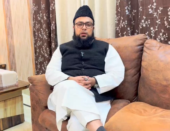 Deoband: बिना महरम हज पर जाने वाली महिलाओं के सफ़र पर मौलाना क़ारी इसहाक़ गोरा का एतराज़, शरई पहलू पर उठाए सवाल। 