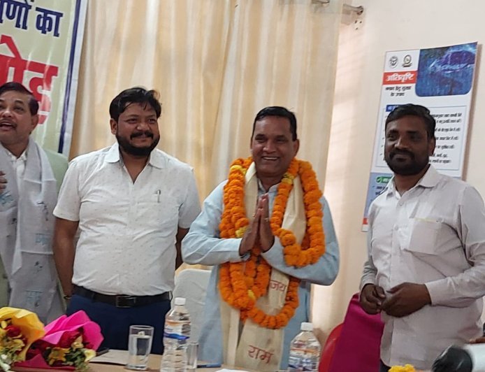 Amethi : नगर पंचायत मुसाफिरखाना में नामित सभासदों का शपथ ग्रहण, विकास और जनहित पर दिया जोर