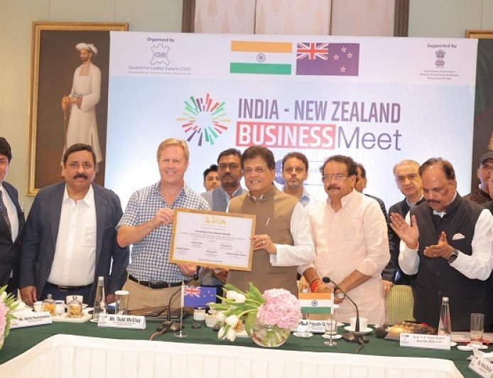 इंडिया- न्यूजीलैंड बिजनेस मीट: 'विश्व की शू कैपिटल' बनेगा आगरा, उत्तर प्रदेश के निर्यात और रोजगार में आएगी भारी उछाल। 