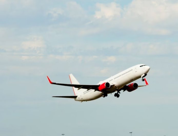 Deoband : ईरान-अमेरिका तनाव की मार हज यात्रियों पर, फ्लाइट टिकट में 10 हजार की बढ़ोतरी