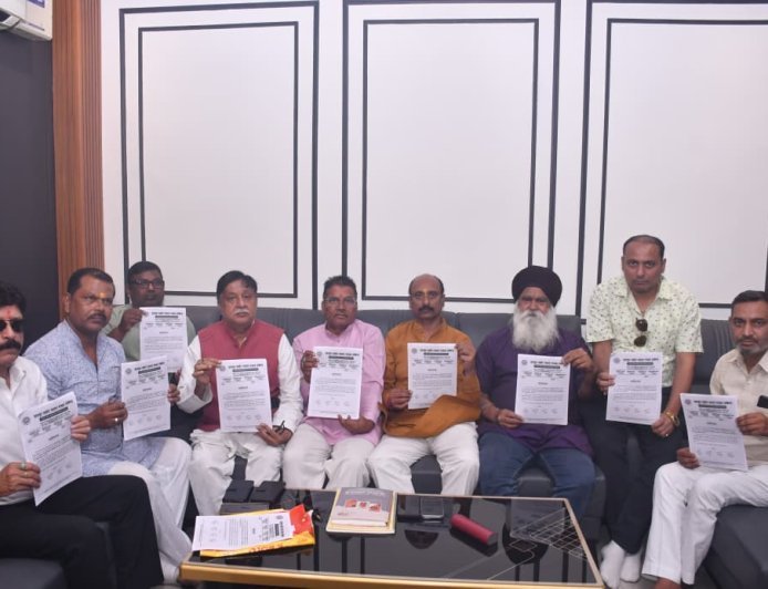Kanpur : कानपुर उद्योग व्यापार मंडल दक्षिण की नई कार्यकारिणी घोषित, अचल गुप्ता बने अध्यक्ष