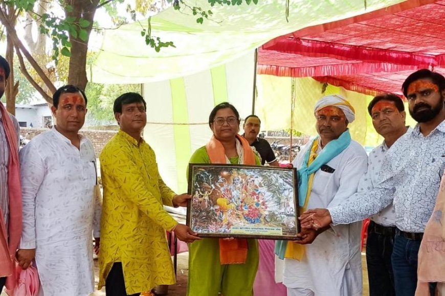 Hathras : हनुमान जन्मोत्सव पर सेवानिवृत्त शिक्षकों का भव्य सम्मान, विदाई समारोह में उमड़ी शिक्षकों की भीड़