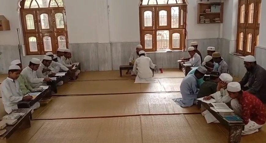 Sambhal: UP के 558 मदरसों में मिड-डे मील पर सख्ती: शिकायत के बाद जांच के आदेश, प्रधानाचार्य बोले 'जांच से डर नहीं'। 