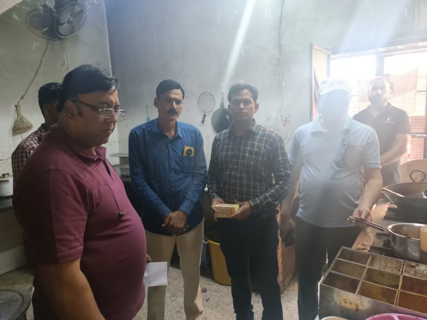 Hathras : फास्ट फूड दुकानों पर खाद्य विभाग की छापेमारी, एमएसजी के इस्तेमाल की जांच तेज