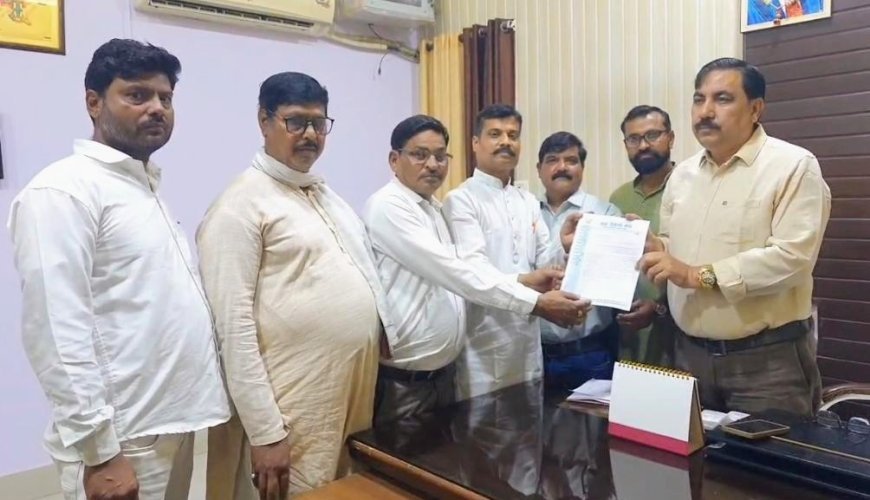 Hathras : स्मार्ट मीटर से बिजली कटौती के खिलाफ जनसेवार्थ मंच का प्रदर्शन, एसडीएम को सौंपा ज्ञापन