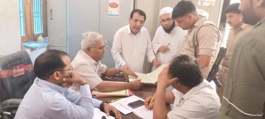 सम्भल में मदरसों पर प्रशासन का शिकंजा: MDM जांच में रिकॉर्ड गड़बड़ी उजागर, खाने की गुणवत्ता सही।