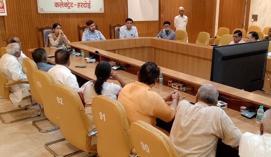 Hardoi: गांधी भवन के विकास को रफ्तार: आय बढ़ाने के लिए टीन शेड दुकानों का होगा निर्माण। 