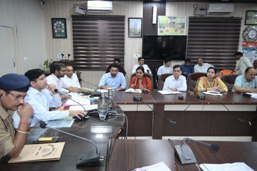 Sambhal : सम्भल में प्राइवेट स्कूलों पर सख्ती: अब NCERT किताबें अनिवार्य, फीस वृद्धि पर भी लगेगा लगाम - डीएम का बड़ा फैसला