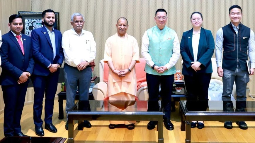 Lucknow : मुख्यमंत्री योगी आदित्यनाथ से सिंगापुर के उच्चायुक्त साइमन वोंग ने की शिष्टाचार भेंट