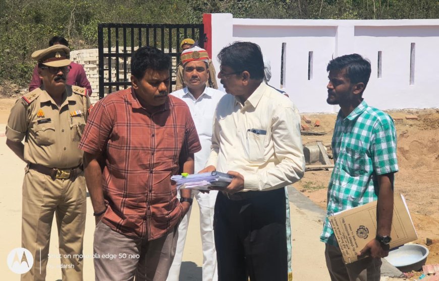 Sitapur : खराब निर्माण कार्य पर जिलाधिकारी की कार्रवाई, ठेकेदार और इंजीनियर पर गिरी गाज