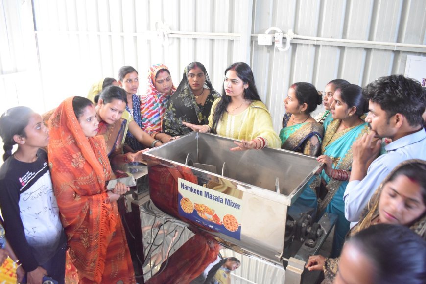 Sitapur : कृषि विज्ञान केंद्र कटिया में महिला किसानों को दिया गया मोटे अनाज के प्रसंस्करण का प्रशिक्षण