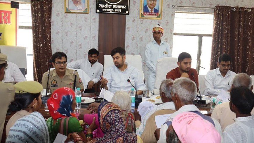 Hardoi: सम्पूर्ण समाधान दिवस में डीएम अनुनय झा सख्त: शिकायतों का समयबद्ध व निष्पक्ष निस्तारण सुनिश्चित करने के निर्देश। 