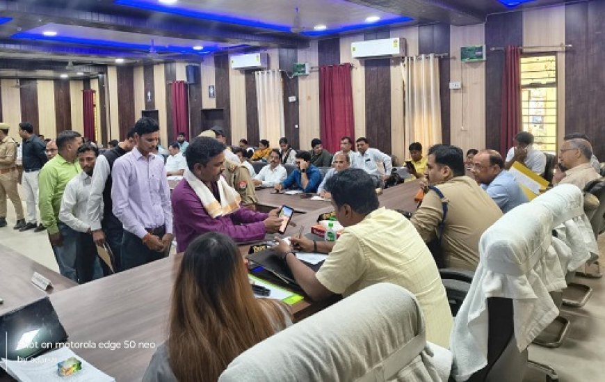 Sitapur: सातों तहसीलों में आयोजित हुआ सम्पूर्ण समाधान दिवस, 83 में से 11 शिकायतों का मौके पर निस्तारण।