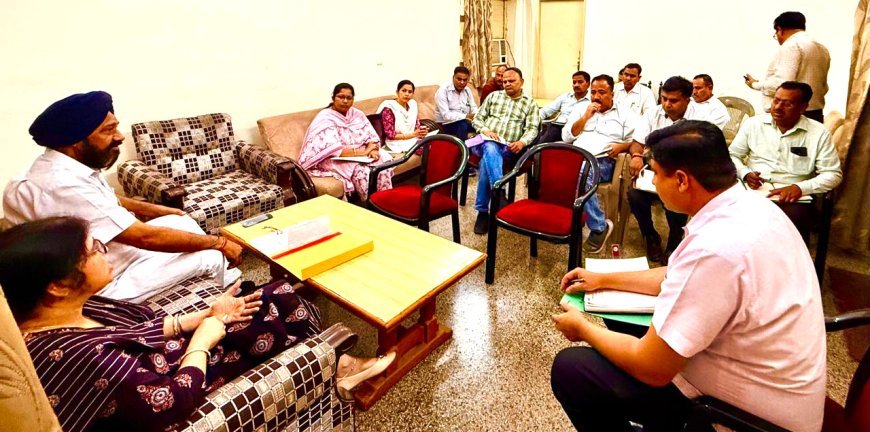 Bajpur : गन्ना विकास और चीनी मिल की तैयारियों को लेकर मंत्री ने दिए निर्देश