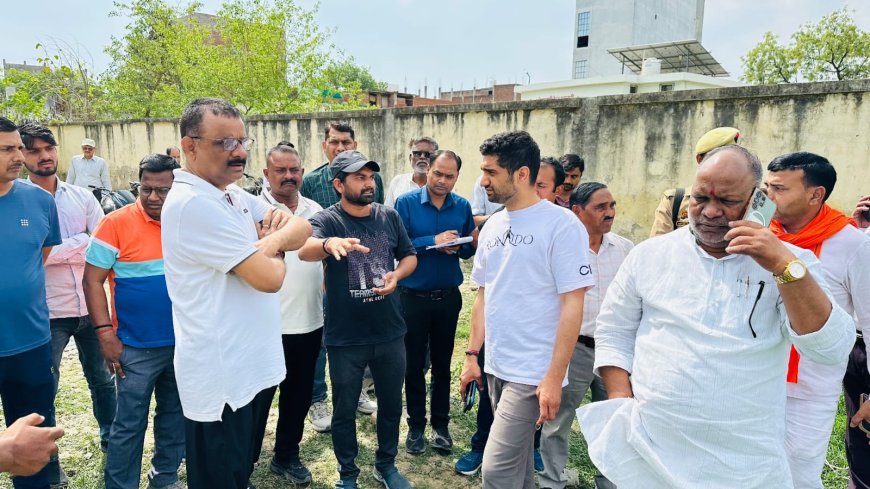 Varanasi : जलभराव रोकने के लिए महापौर और नगर आयुक्त ने संभाली कमान, नालों की सफाई और सुंदरीकरण कार्य का लिया जायजा