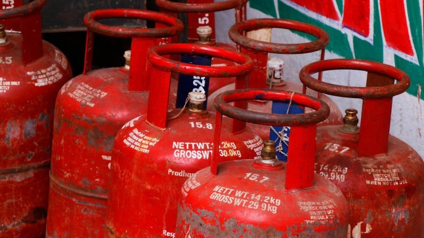 सावधान! कहीं आपका गैस सिलिंडर भी तो नहीं है 'एक्सपायरी डेट' वाला? डिलीवरी लेते समय इन 4 सुरक्षा मानकों को बिल्कुल न भूलें।