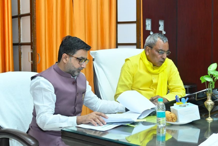 Lucknow : मदरसा शिक्षा और सरकारी योजनाओं को लेकर मंत्री ओम प्रकाश राजभर ने की समीक्षा, दिए जरूरी निर्देश