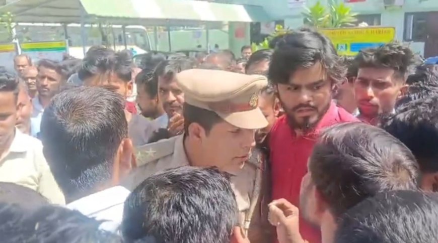 Hardoi : संडीला इंडस्ट्रियल एरिया में संविदा कर्मियों का हंगामा, वेतन और सुविधाएं बढ़ाने की मांग