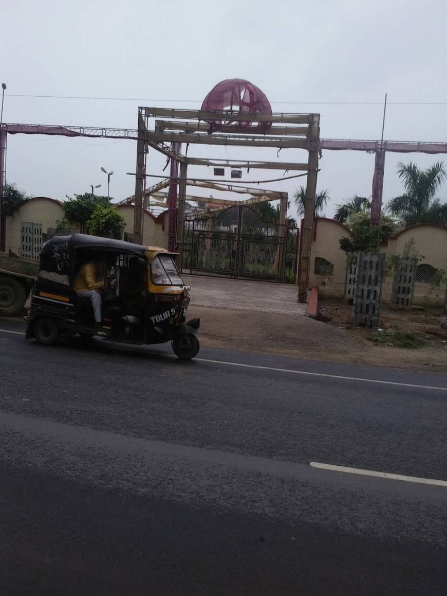 Hathras : सरकारी जमीन पर फार्म हाउस का कब्जा, अधिकारियों पर प्रधानमंत्री कार्यालय को गलत जानकारी देने का आरोप