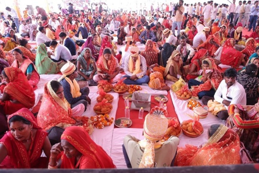 Lucknow: योगी सरकार की पहल से 187 जोड़ों का हुआ सामूहिक विवाह, ‘कन्या विवाह सहायता योजना’ से श्रमिक परिवारों को मिला संबल। 