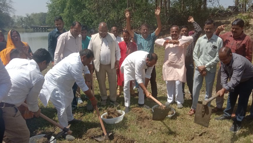 Pilibhit : गोमती नदी के पुनरुद्धार के लिए एक बार फिर जनप्रतिनिधियों और जिला प्रशासन में उठाया बीड़ा
