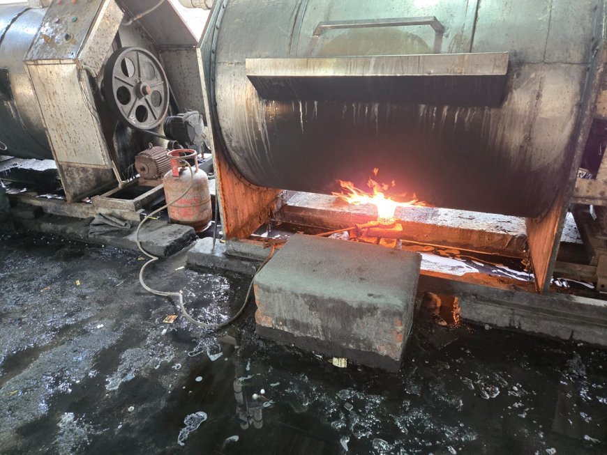 Sambhal : सिरसी में अवैध जींस वाशिंग प्लांट पर प्रशासन का शिकंजा, बिजली कटी- हजारों जींस सील