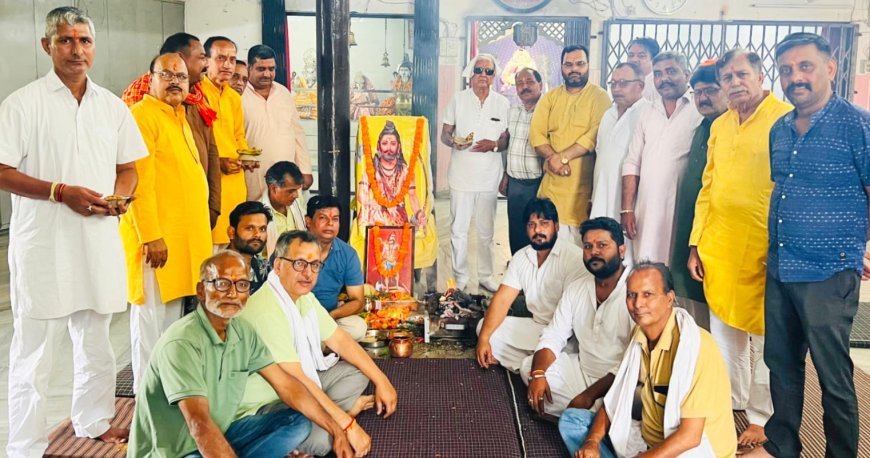 Bajpur : भगवान परशुराम जन्मोत्सव पर मंडी मंदिर में हुआ हवन और प्रसाद वितरण