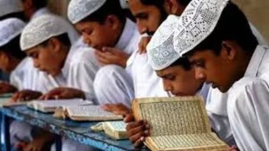 Lucknow : योगी सरकार के सुधारों से बढ़ा भरोसा, मदरसा बोर्ड परीक्षा में 18.29 % अधिक छात्र-छात्राओं ने लिया हिस्सा