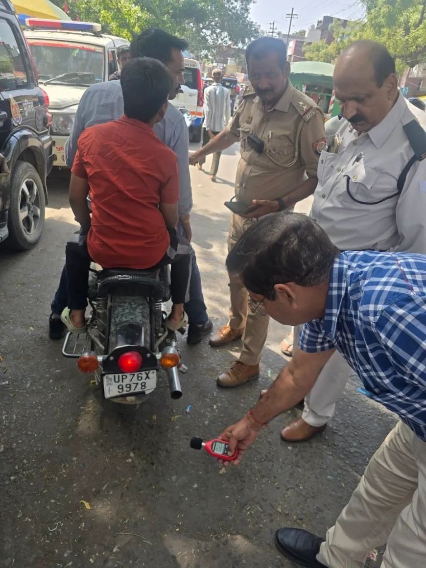 Farrukhabad : मॉडिफाइड साइलेंसर वाली बुलेट पर 17 हजार का जुर्माना, सुधार न होने पर आरसी होगी निरस्त