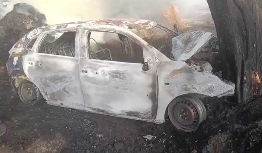 Sambhal : पेड़ से टकराई कार बनी आग का गोला, जिंदा जला चालक, बाइक सवार की भी मौत, मचा हड़कंप