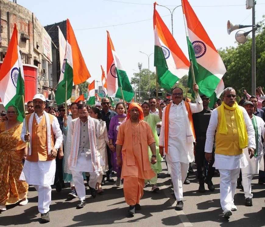 Lucknow: महिला अधिकार के लिए सड़क पर उतरे मुख्यमंत्री योगी आदित्यनाथ- विपक्ष का आचरण नारी गरिमा के प्रतिकूल, आक्रोशित महिलाएं दे रहीं सड़कों पर जवाब