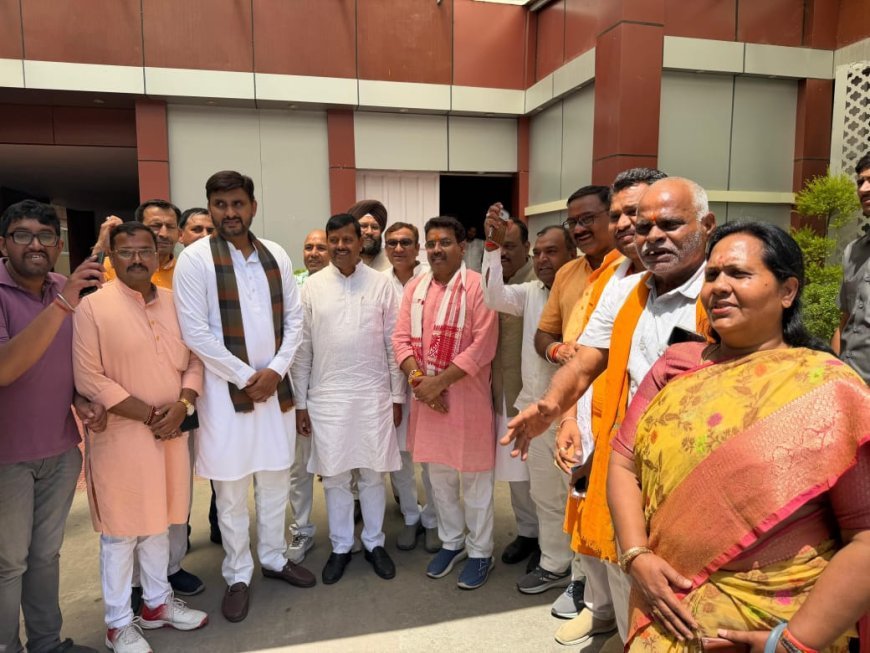 Sitapur : महिला आरक्षण के समर्थन में सीतापुर की 5500 महिलाओं ने लखनऊ में भरी हुंकार, निकाली पदयात्रा