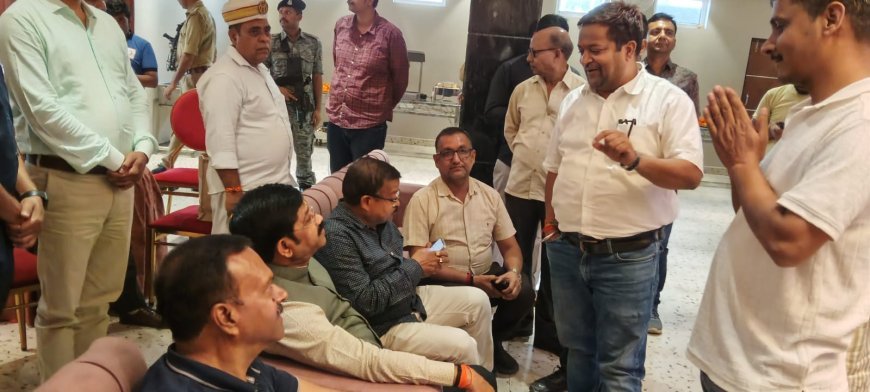 Sitapur : वैश्य समाज को संगठित और आत्मनिर्भर होने की जरूरत, कैबिनेट मंत्री नंदी का सीतापुर में भव्य स्वागत