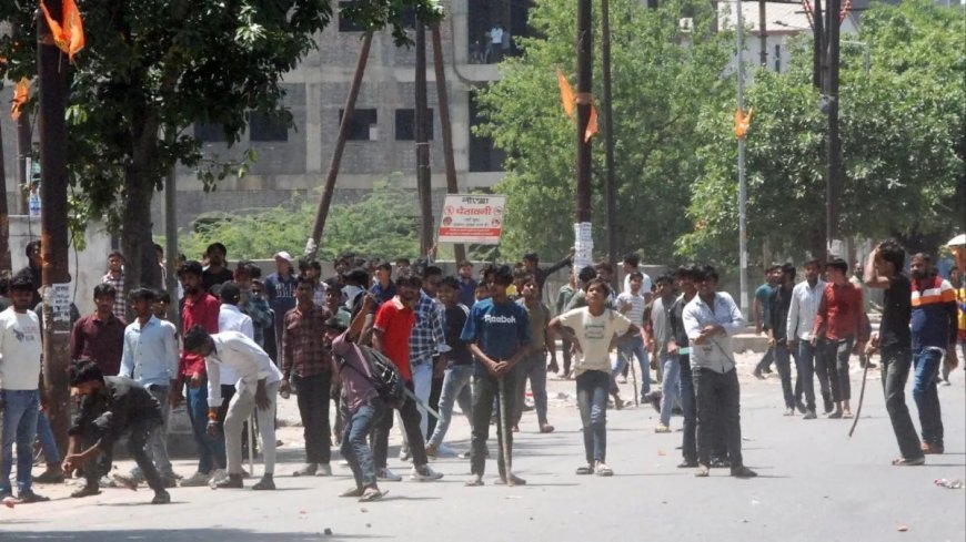 नोएडा में 'स्लीपर सेल' की बड़ी साजिश का भंडाफोड़: Gen-Z की फौज तैयार कर देश में बवाल करने की थी तैयारी।