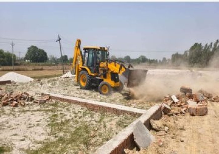 Ayodhya : अवैध कॉलोनियों पर चला प्रशासन का हंटर, 450 बिस्वा जमीन से हटाया गया कब्जा