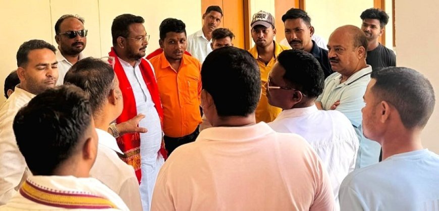 Bajpur: भाजपा नेता राजेश कुमार ने_किया एकलव्य विद्यालय का निरीक्षण। 