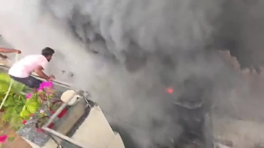 Ghaziabad : बहुमंजिला सोसाइटी में लगी भीषण आग, मुख्यमंत्री योगी आदित्यनाथ ने दिए राहत कार्य तेज करने के निर्देश