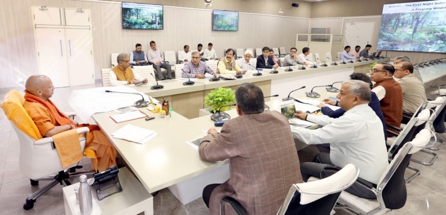 Lucknow : योगी सरकार का उपहार- 2493 वरिष्ठ नागरिकों को भ्रमण का मिला अवसर