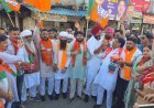 Bajpur: पश्चिम बंगाल की जीत पर भाजपाइयों ने मिष्ठान वितरण किया। 