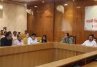 Hardoi: मनरेगा और 15वें वित्त आयोग के कार्यों की समीक्षा बैठक सम्पन्न, डीएम अनुनय झा ने अधिकारियों को दिए सख्त निर्देश। 