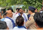 Saharanpur : दलित परिवारों के मकानों पर कार्रवाई के बाद प्रशासन और आजाद समाज पार्टी में समझौता, प्रदर्शन टला