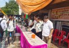Hardoi : श्याम बिहारी मिश्र की जयंती पर व्यापार मंडल ने लोगों को पिलाया ठंडा शरबत