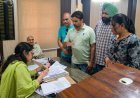 Bajpur : गंदे पानी की निकासी न होने से मोहल्ले में बीमारियां फैलने का डर, ग्रामीणों ने एसडीएम से की शिकायत