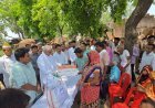 Sitapur : आंधी-तूफान से युवक की मृत्यु पर प्रभारी मंत्री मयंकेश्वर शरण सिंह ने परिजनों से मिलकर दी सांत्वना, 4 लाख की अनुग्रह राशि प्रदान