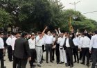 उच्च न्यायालय ने बार एसोसिएशनों को जारी की सख्त चेतावनी, कहा- हड़ताल के कारण आम जनता के अधिकारों का न हो हनन।