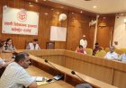 Hardoi: गोद लिए गए विद्यालयों में 10 जून तक पूरे हों सभी विकास कार्य : डीएम अनुनय झा