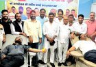Bajpur : पूर्व कैबिनेट मंत्री अरविंद पांडे के जन्मदिन पर भाजपा कार्यकर्ताओं ने किया 58 यूनिट रक्तदान