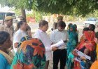 Sitapur : खैराबाद में बीडीओ के व्यवहार से नाराज दिव्यांगों का प्रदर्शन, एसडीएम के आश्वासन पर शांत हुए लोग